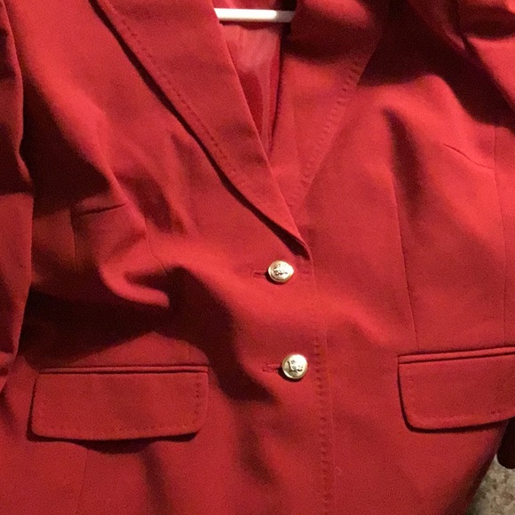 Anne Klein Red Blazer   To Gold Button for closure.Size 8 $ 45 - Picture 3 of 11